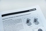 Das Bild zeigt eine Anleitung zum Einsatz von Solarzellen oder Solarmodulen in Experimenten, mit Illustrationen zur Montage und den elektrischen Anschlüssen. Es bietet allgemeine Hinweise zur Nutzung der Versuchsgeräte im Rahmen des Bildungswesens.