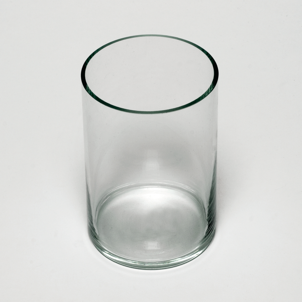 Das Bild zeigt ein transparenter, zylindrischer Glasbehälter mit einem klaren, glatten Rand. Er eignet sich ideal für verschiedene Experimente im Bildungsbereich und lässt sich vielseitig verwenden.