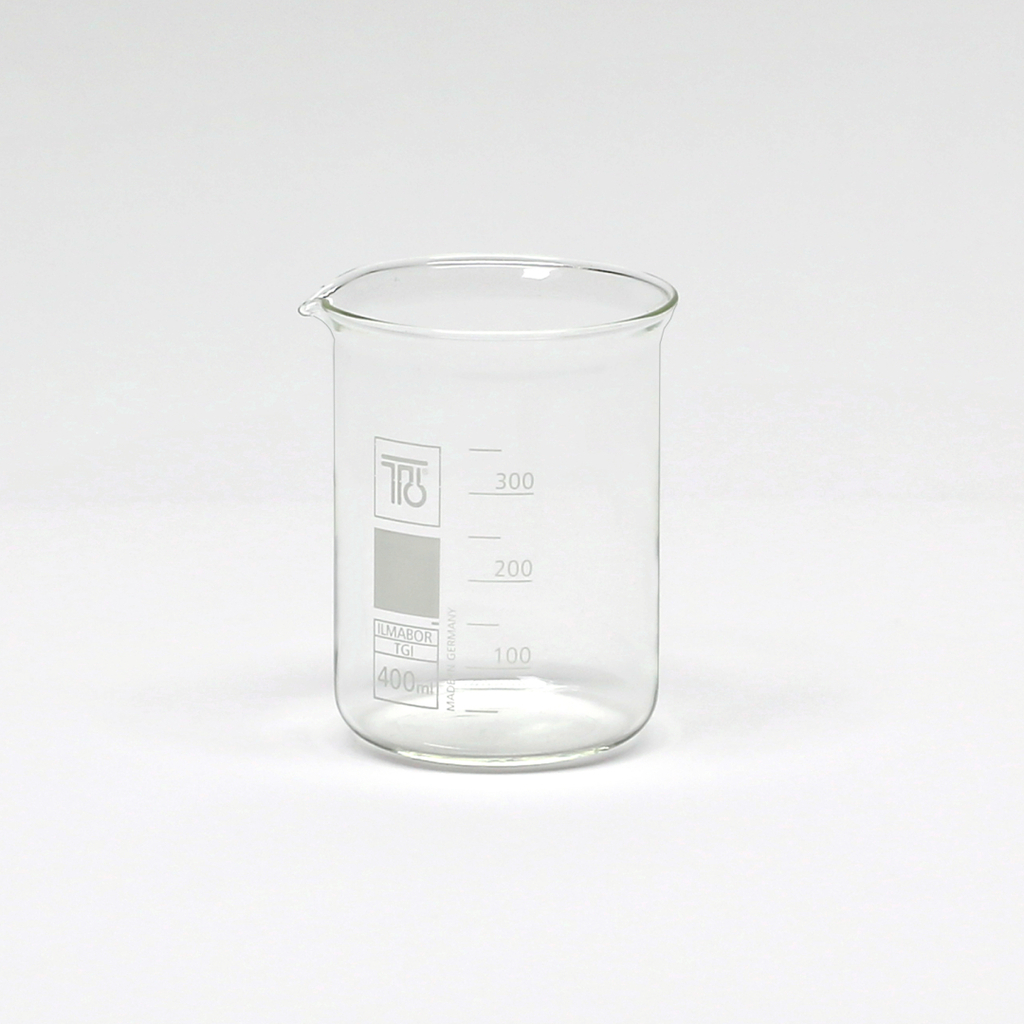 Das Bild zeigt ein transparentes, rundes Becherglas mit einem Fassungsvermögen von 400 ml. Es sind klare Messmarkierungen für die Volumenangaben bis 400 ml an der Seite sichtbar.